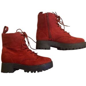 Rouge size 6 red velvet side zip lace front lug sole comfy ankle boots EUC
